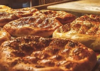 Ankara Büyükşehir Belediyesi de Ramazan pidesinin 5 liradan satılacağını duyurdu