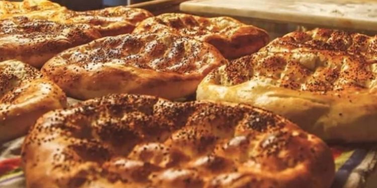 Ankara Büyükşehir Belediyesi de Ramazan pidesinin 5 liradan satılacağını duyurdu