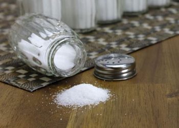 Aşırı tuz tüketimi böbrek hasarına yol açabiliyor