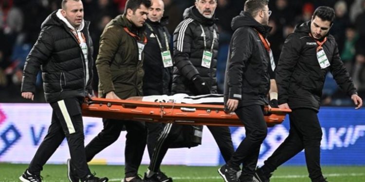 Beşiktaş’ta Tayyip Talha Sanuç Fenerbahçe derbisine yetişecek mi?