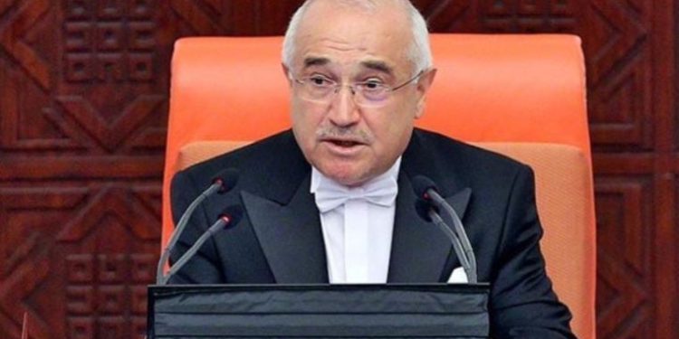 Cemil Çiçek kimdir, nereli, kaç yaşında? Cemil Çiçek hangi partilerde görev yaptı?