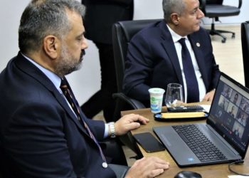 CHP İzmir ‘Ölçülebilir kapı siyaseti’ ile sahaya iniyor