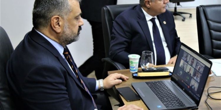 CHP İzmir ‘Ölçülebilir kapı siyaseti’ ile sahaya iniyor