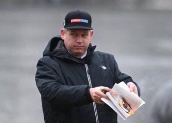 Danimarkalı aşırı sağcı Paludan, Kopenhag’daki Türk Büyükelçiliği önünde Kuran yaktı