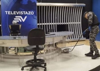 Ekvador’da bir TV kanalı, USB bellek süsü verilmiş bomba ile hedef alındı