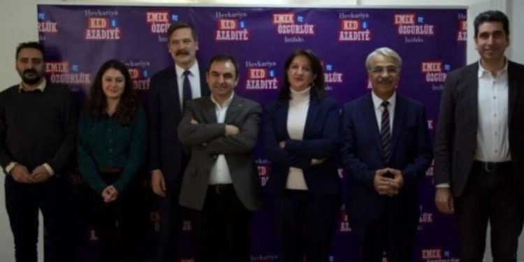 Emek ve Özgürlük İttifakı ‘aday’ çıkarmayacaklarını duyurdu: Tek adama karşı tek aday