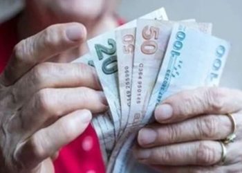 Erdoğan emekliye ‘müjde’ diye canlı yayında açıkladı… Tepkiler çığ gibi! ‘Fazla prim ödeyenlere haksızlık’