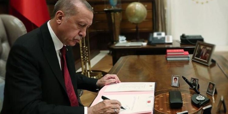 Erdoğan’dan gece yarısı çok sayıda görevden alma ve atama: Merve Kavakcı da aralarında