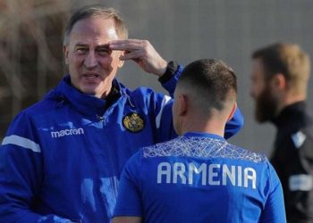 Ermenistan Teknik Direktörü Oleksandr Petrakov: ‘Spor ön planda olsun’