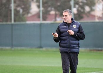 Ersun Yanal: “Futbola ihanet ediyoruz”