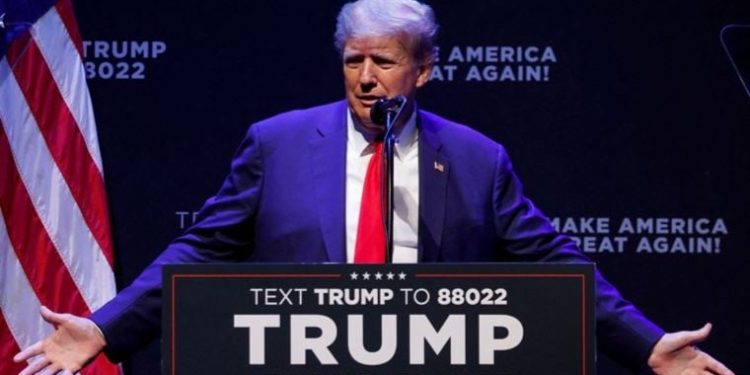 Eski ABD Başkanı Donald Trump, Facebook’a geri döndü