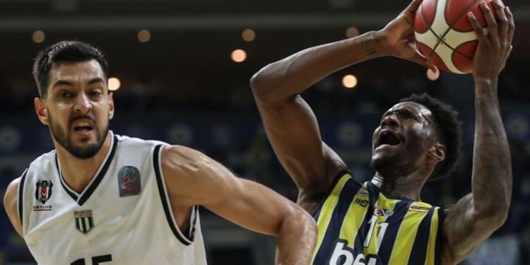 Fenerbahçe Beko, derbide Beşiktaş Emlakjet’i mağlup etti