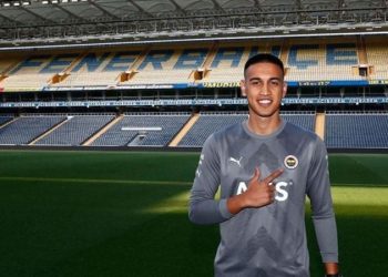 Fenerbahçeli kaleci İrfan Can Eğribayat: Arkadan takip etmek daha iyi