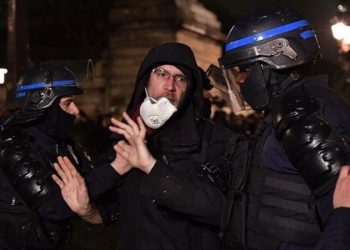 Fransa’da emeklilik reformu karşıtı gösterilerde gözaltına alınanların sayısı 500’ü geçti