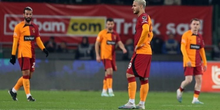 Galatasaray’da Okan Buruk’tan yıldızlara uyarı