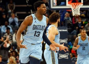 Golden State, Houston’ı yenerek play-off potasına girdi