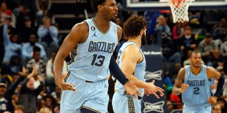 Golden State, Houston’ı yenerek play-off potasına girdi