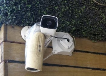 İstanbul’da bir garip olay: Önce masadaki yemeği yedi ardından kamerayı kırdı