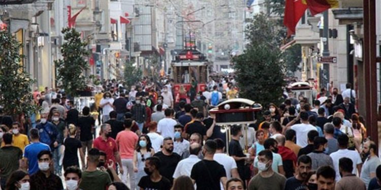 İstanbulluların son 2 yılda en mutsuz olduğu ay açıklandı!