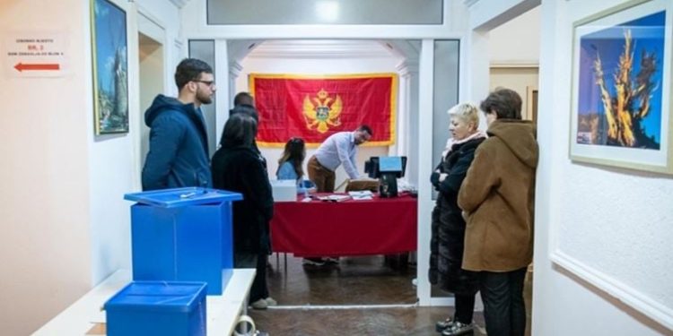 Karadağ’da cumhurbaşkanı seçimi ikinci tura kaldı