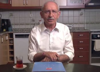 Kılıçdaroğlu’nun bileğindeki ayrıntı dikkat çekti: Marteniçka