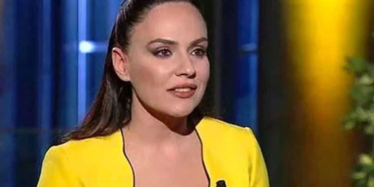 Kılıçdaroğlu’nun sözlerine ‘gülerek’ karşılık veren Buket Aydın altılı masa liderlerine seslendi: ‘Bilinmezlik silsilesi…’