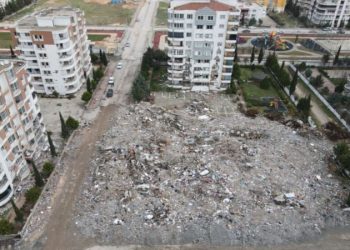 Kızılay il başkanının yaptığı bina çöktü: Site değil 70 kişinin mezarı