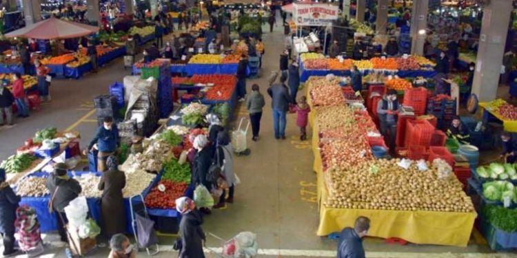 ‘Kuraklık çiftçinin ve pazarcının işlerini olumsuz yönde etkiliyor’