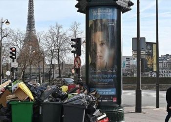 Paris Belediyesi grevler ve protestolar nedeniyle kriz masasını topladı