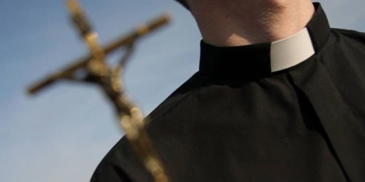 Polonya’da sarhoş rahip kiliseden kovuldu