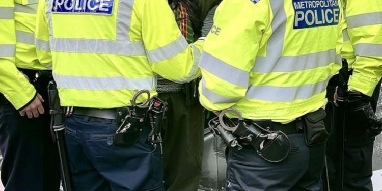 Rapor: Londra polisi ‘ırkçı ve kadın düşmanı’