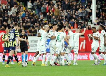 Son dakika… Fenerbahçe’den Alanyaspor maçındaki hakem kararlarına tepki