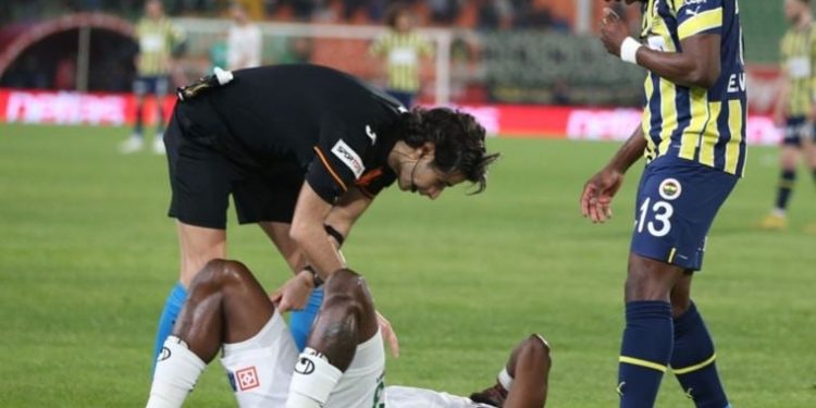 Spor yazarları Alanyaspor – Fenerbahçe maçını yorumladı: ‘Mete Kalkavan hakem değil’