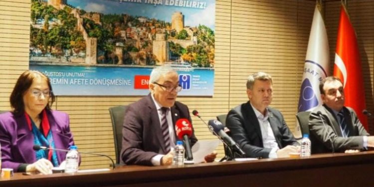 TMMOB’dan eş zamanlı basın açıklaması: ‘Bu sistem artık kokuşmuş, dikiş tutmayan yamalı bir bohçaya dönmüştür’