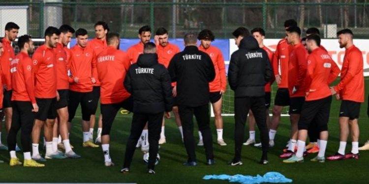 Trabzonsporlu futbolcu milli takım idmanını yarıda bıraktı