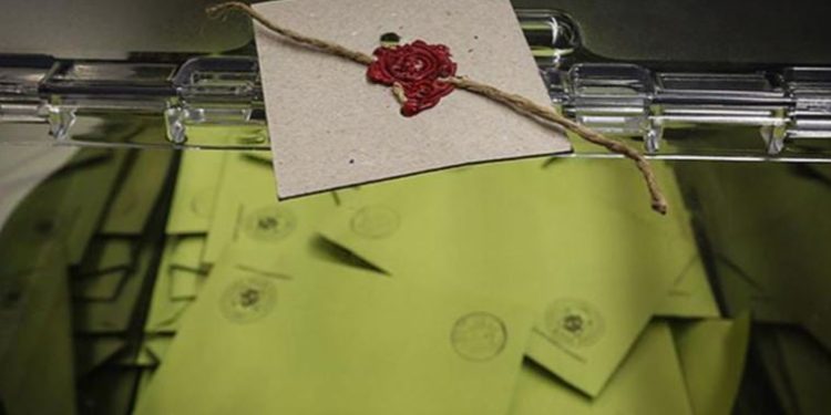 Üniversitelilerin nasıl oy kullanacağı hâlâ belirsiz: Eğitimde seçim hamlesi mi?