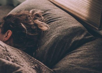 ‘Uykusuzluk’ kadınlarda iki kat fazla görülüyor