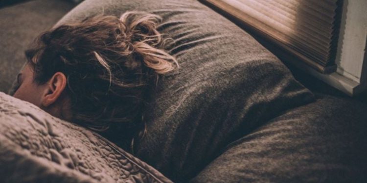 ‘Uykusuzluk’ kadınlarda iki kat fazla görülüyor