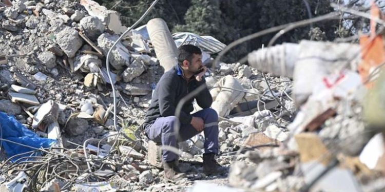 Uzman psikiyatrist: Depremzedeler uyumaktan kaçınıyorlar