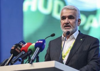 Zekeriya Yapıcıoğlu’nun bayrak sözleri tepki çekti: Cumhur’un ortağından HÜDA PAR’a ‘ses’ yok