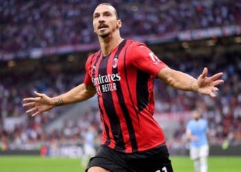 Zlatan İbrahimovic kimdir, nereli, kaç yaşında? Zlatan İbrahimovic hangi takımlarda futbol oynadı?