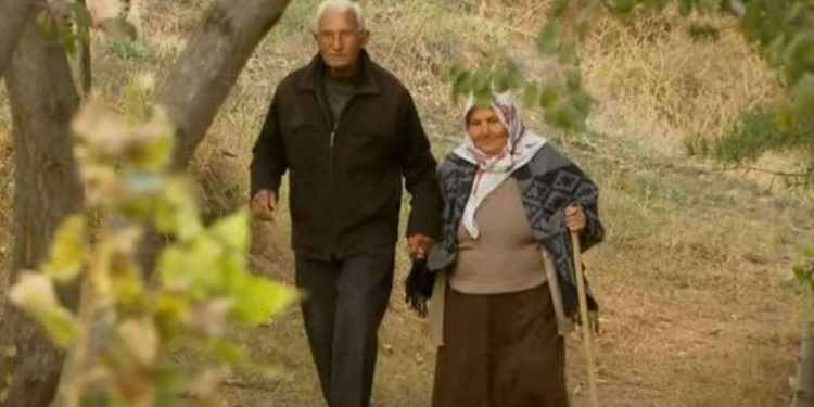 5 yıl önce TV programına konuk olmuşlardı: Belediye başkanının kayınpederi, eşini av tüfeği ile öldürüp intihar etti