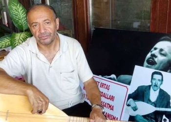 Dernekteki Neşet Ertaş posteri indirildi: ‘Ailesi istedi’ iddiası