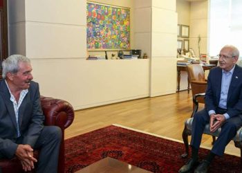 Kılıçdaroğlu, 2016’da IŞİD’in şehit ettiği er Fethi Şahin’in ailesiyle bir araya geldi