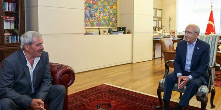 Kılıçdaroğlu, 2016’da IŞİD’in şehit ettiği er Fethi Şahin’in ailesiyle bir araya geldi