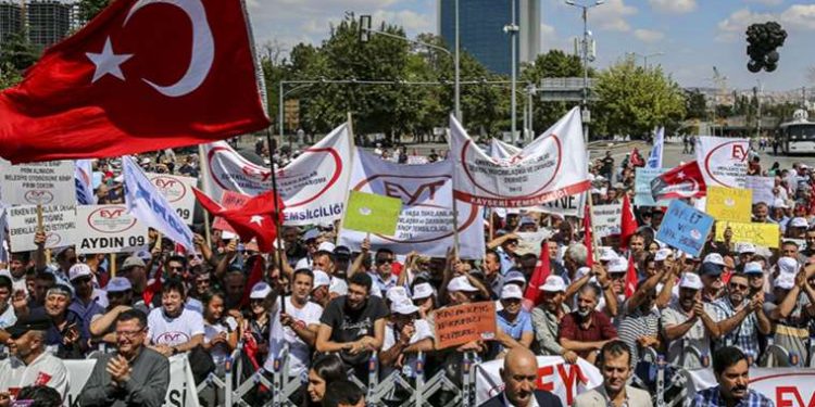 SGK Uzmanı Ali Tezel Cumhuriyet TV’de başvurusu onaylanmayan EYT’lileri uyardı: ‘Maaşlarını ve ikramiyelerini kaybedebilirler’