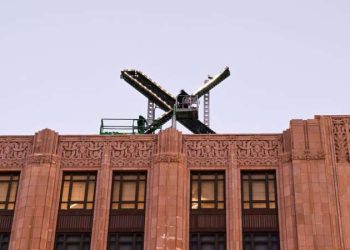 Twitter binasına yerleştirilen izinsiz X tabelası için ödeme yapılacak