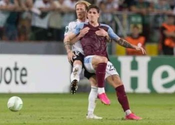 Aston Villa, Legia Varşova karşısında yıkıldı!