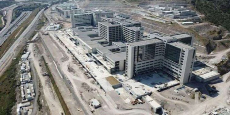 Bayraklı Şehir Hastanesi için 8 kez açılış tarihi