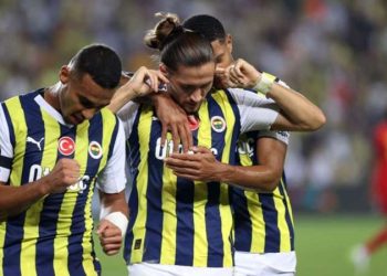 Spor yazarları Fenerbahçe – Nordsjaelland maçını değerlendirdi: ’47’de maçı bitirdi’